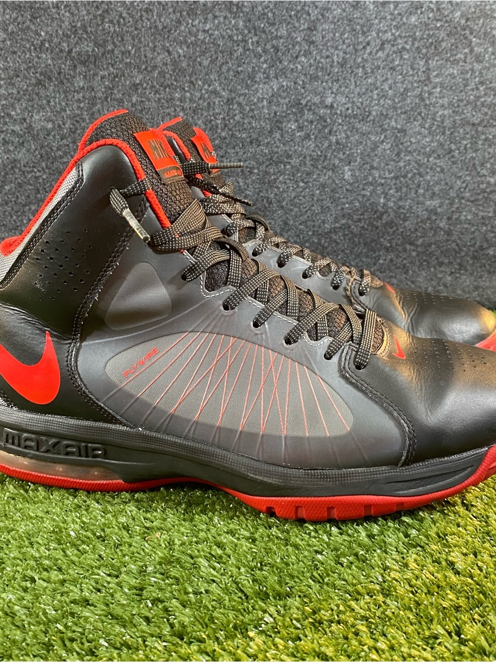 Nike Air Max Actualizer II Mens SZ 10.5 Black Gray Red Basketball Shoes Sneakers